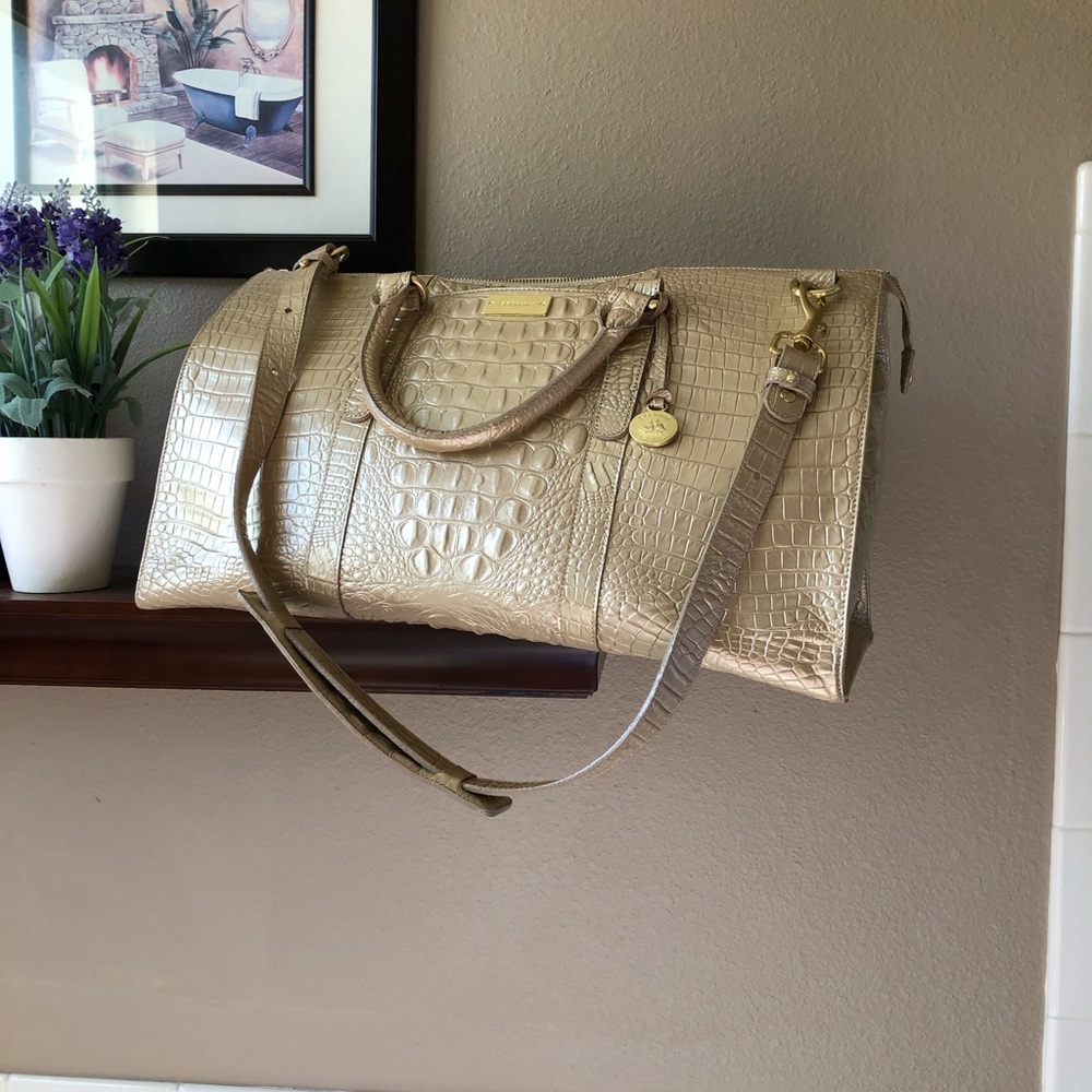 Like new Brahmin getaway bag